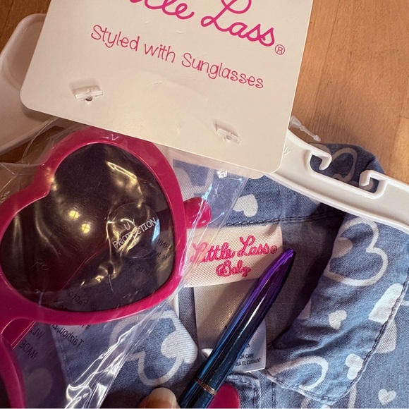 Little Lass denim dress with hot pink buttons & sunglasses | NWT | 12 months - Picture 8 of 14